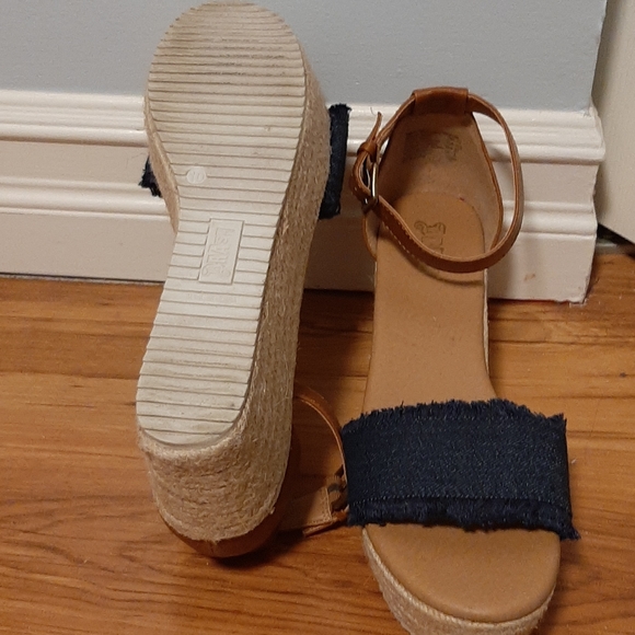 Strappy beach wedge sandals size 10 - Picture 3 of 4
